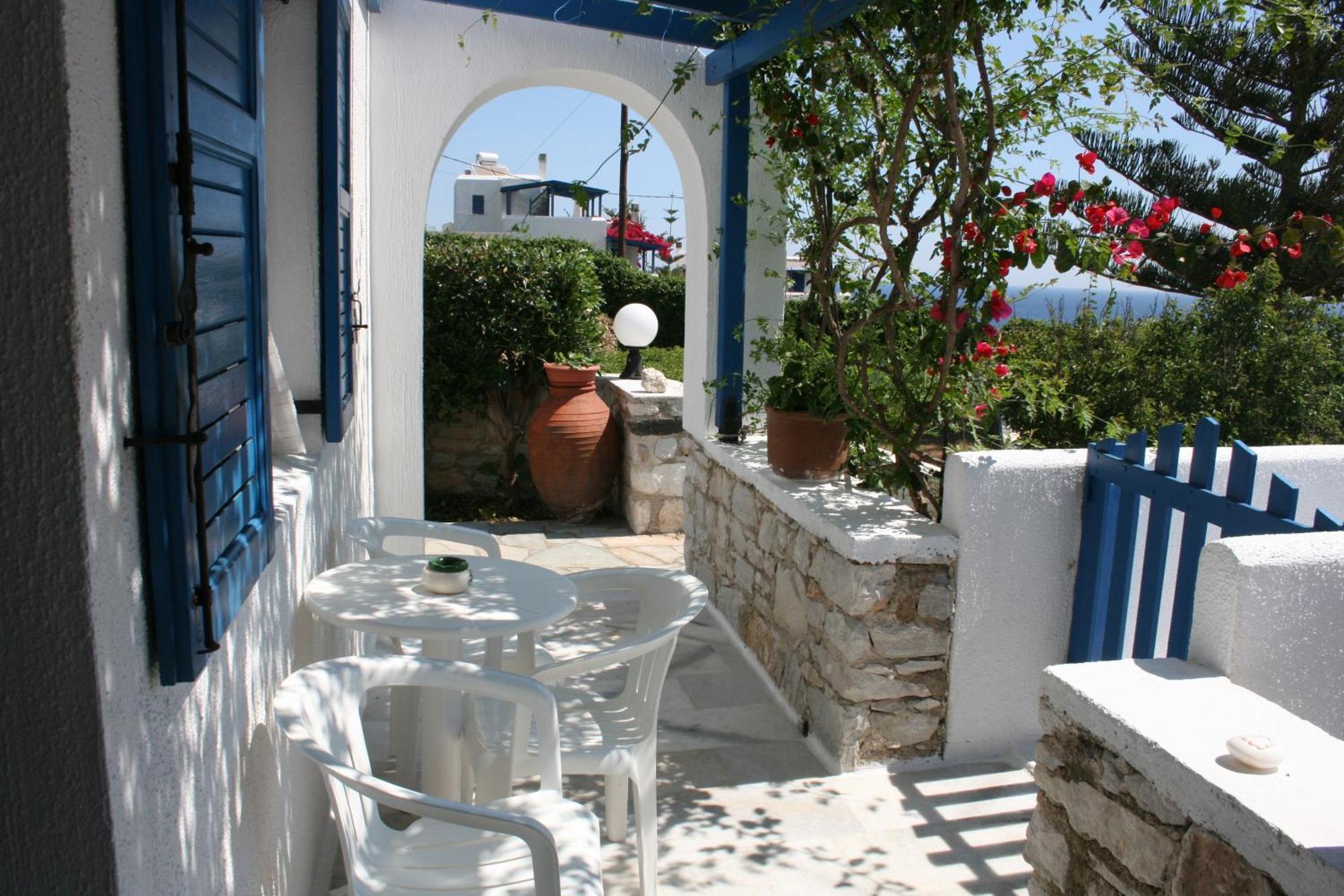 Flora'S Apartments Apollon  Exterior photo