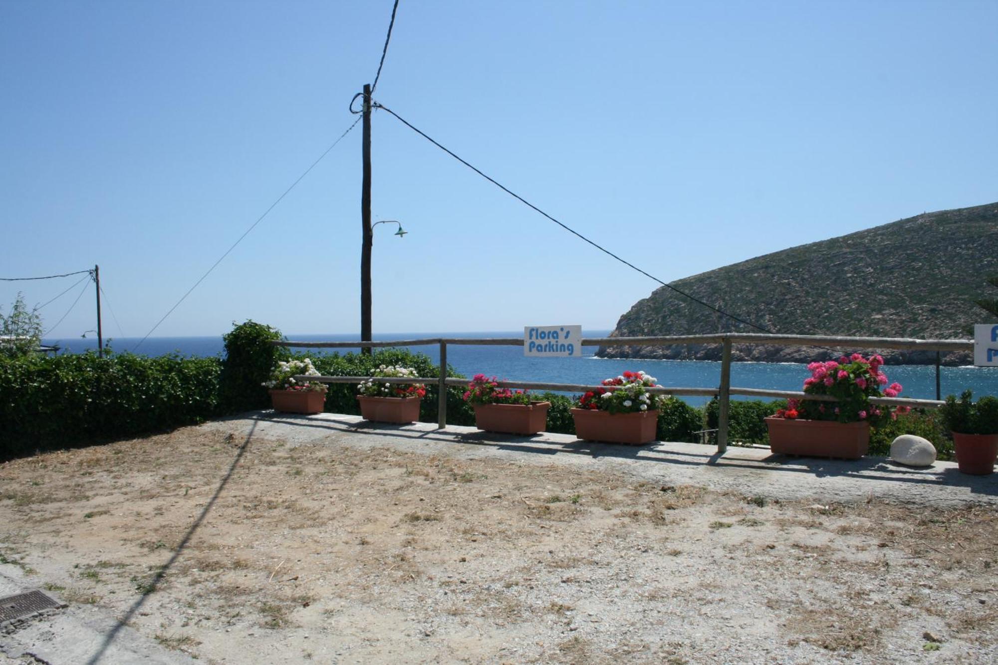 Flora'S Apartments Apollon  Exterior photo
